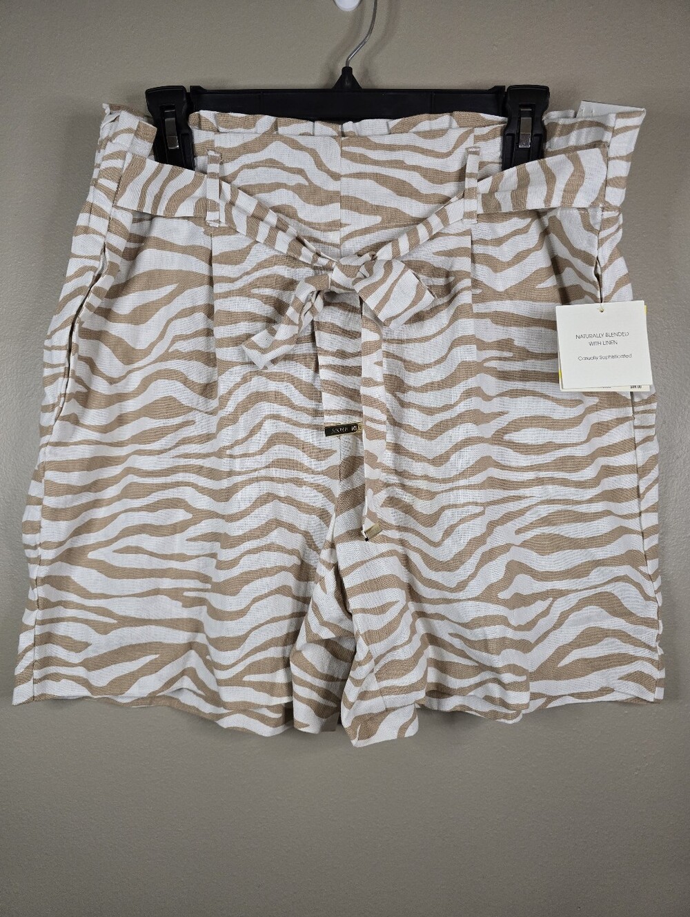 ANNE KLEIN High Rise Linen Blend Tan Zebra Print Shorts with Belt Sz Medium New